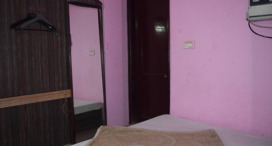 Hotel Labuda, New Delhi 4